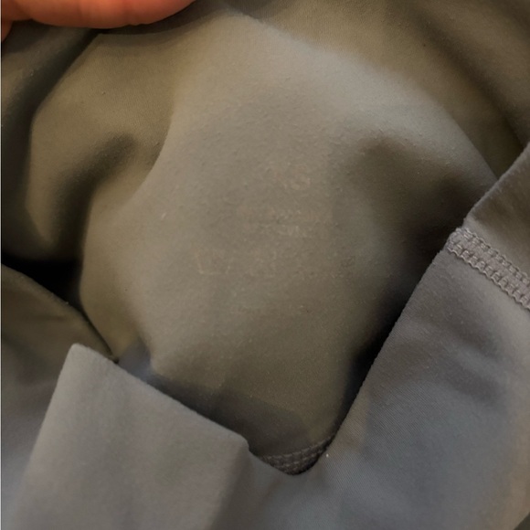 NVGTN Grey 7/8 Compression Leggings, SZ XS - Picture 4 of 6